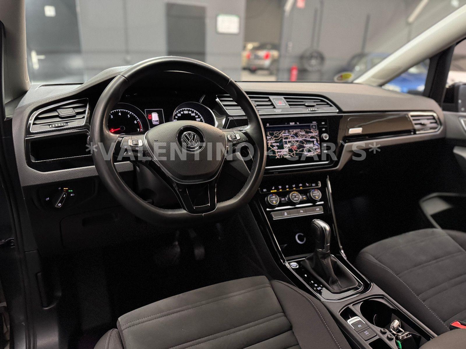 Volkswagen Touran Highline R-Line/DSG/Massage/Navi/LED/Temp