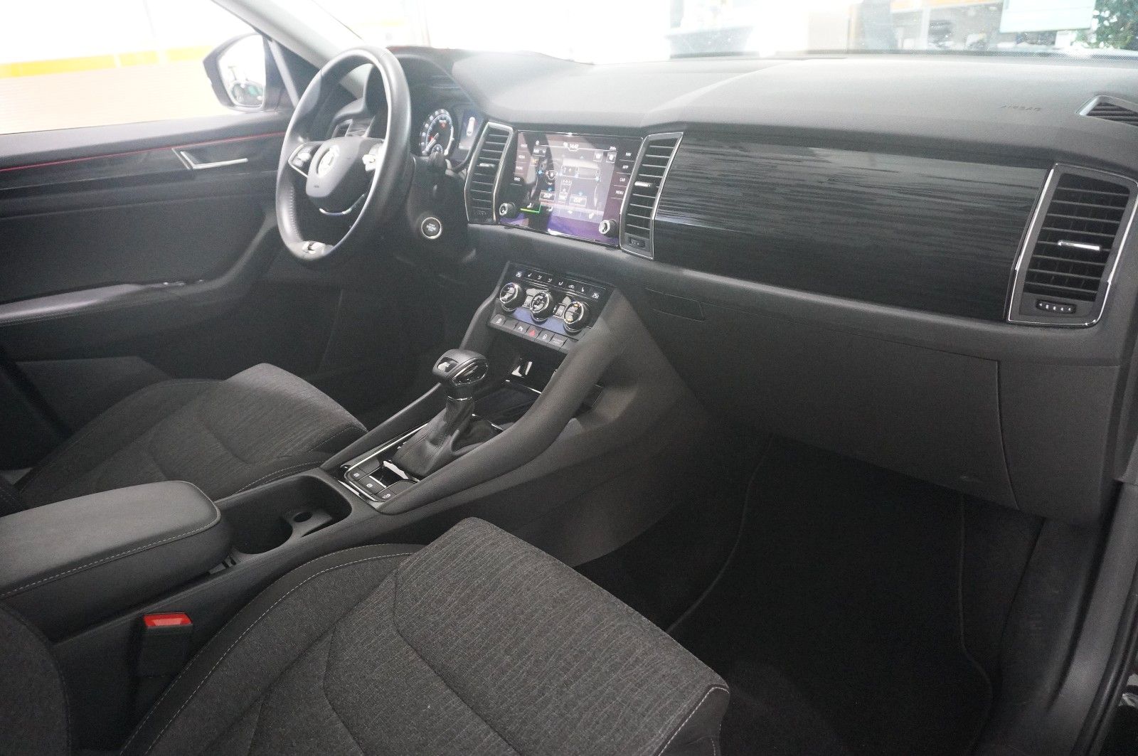 Fahrzeugabbildung SKODA Kodiaq 2.0D STYLE 7-SITZ NAVI/LED/KAMERA/ACC/AHK