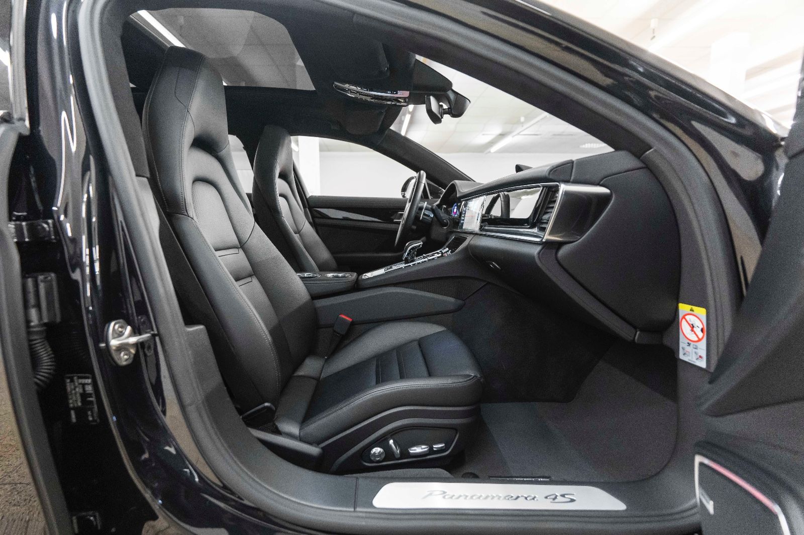 Fahrzeugabbildung Porsche Panamera Sport Turismo 4 E-Hybrid BOSE 360° LED