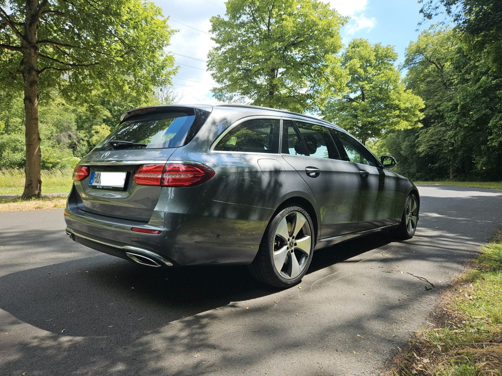 MERCEDES-BENZ E 400 4MATIC T Autom. - Garantie und neu HU 