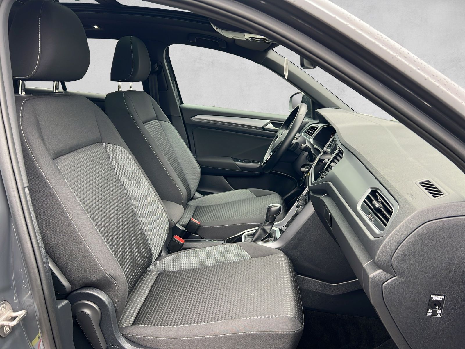 T-Roc Active 1.5 TSI DSG AHK*Navi*Pano*Standhzg.