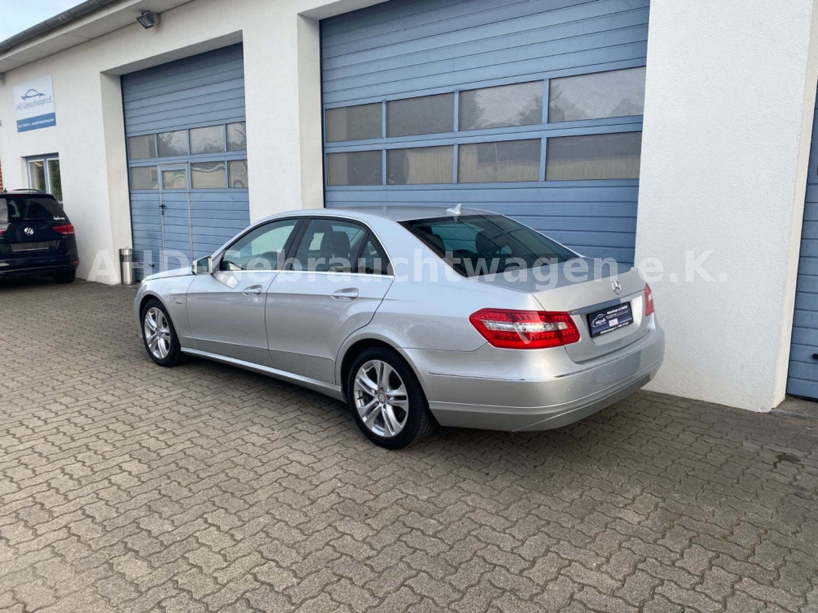 Fahrzeugabbildung Mercedes-Benz E 220 CDI BlueEfficiency  Avantgarde