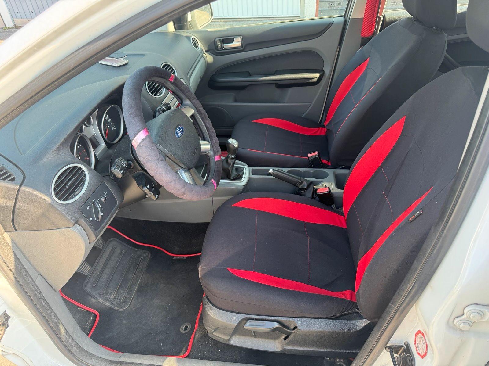Ford Focus 2009 — photo 11