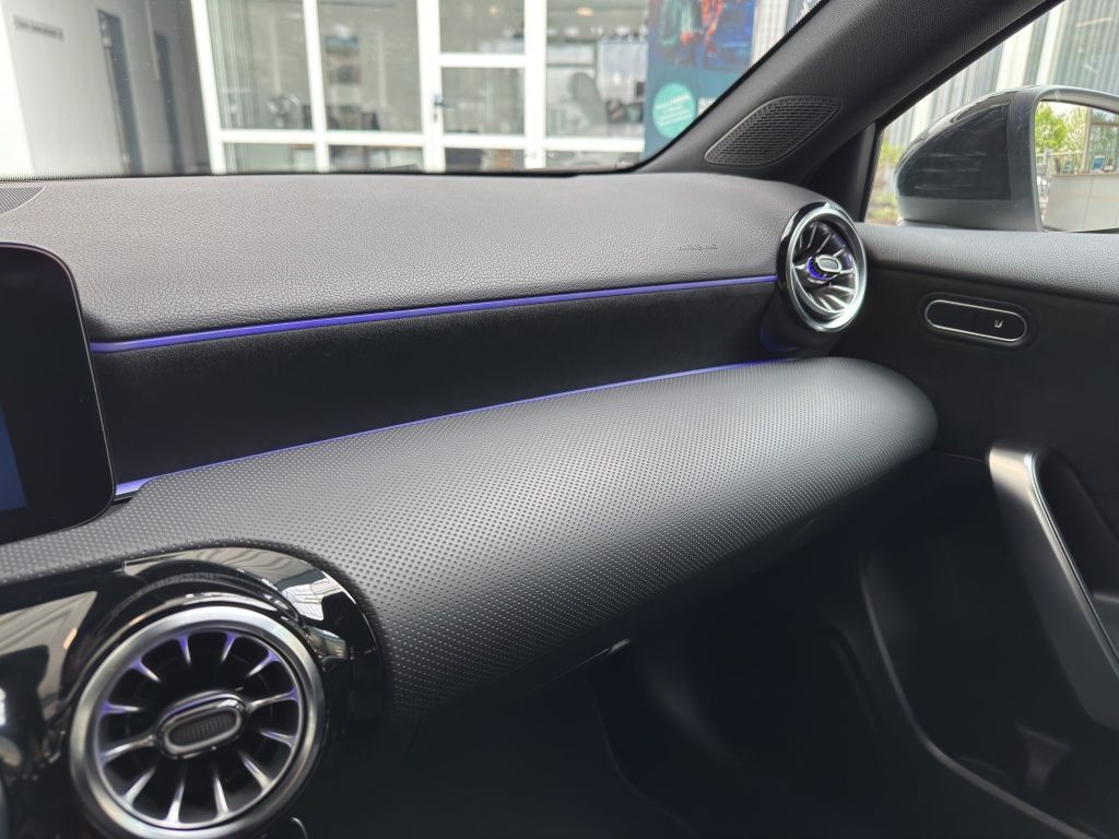 Fahrzeugabbildung Mercedes-Benz A 200 d AMG*NIGHT*LED*SpurH*AUT*Kam.*PDC*ParkAss