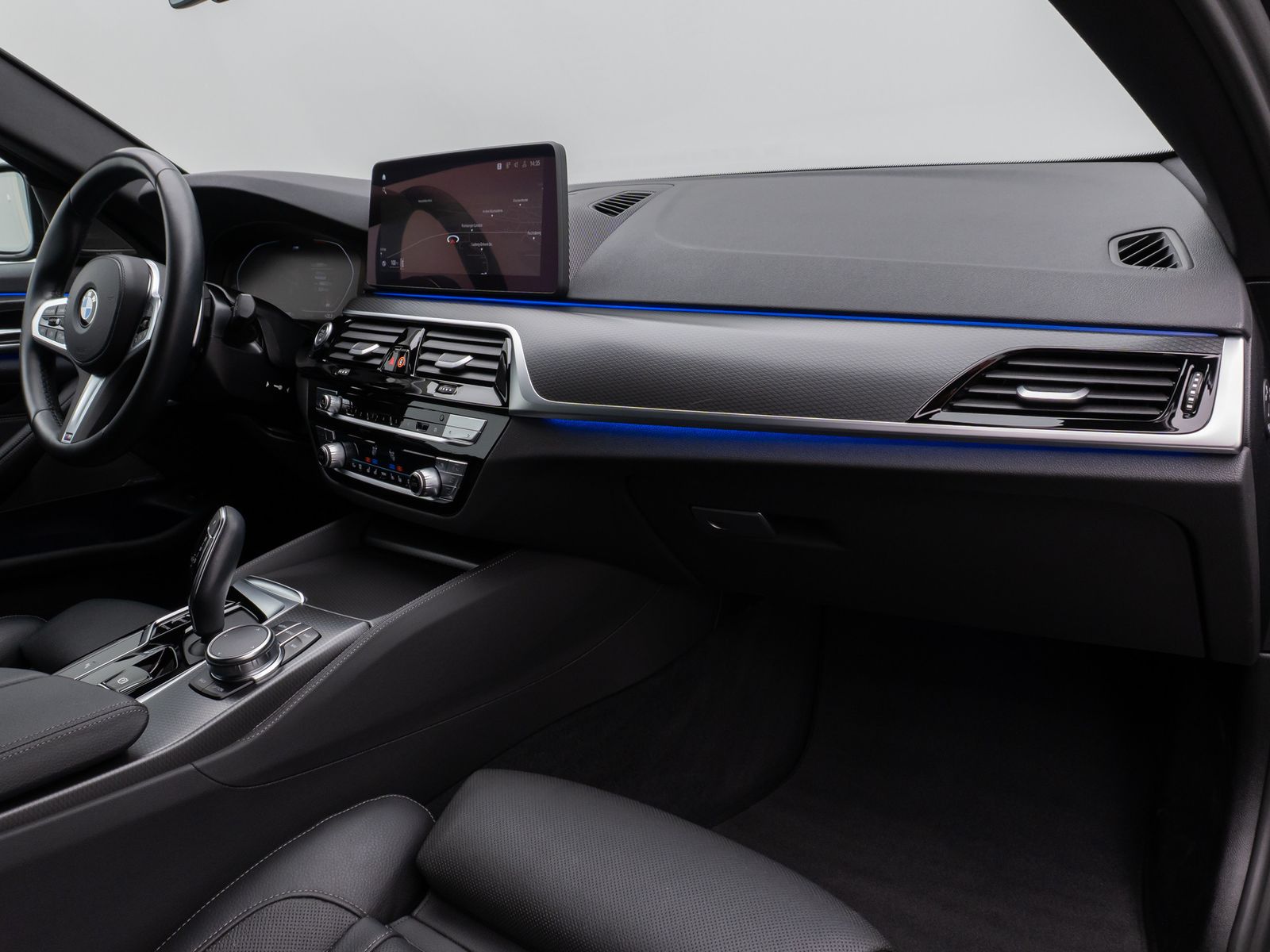 Fahrzeugabbildung BMW 530d xD M Sport Kamera Laser HUD DAN H/K 19Zoll