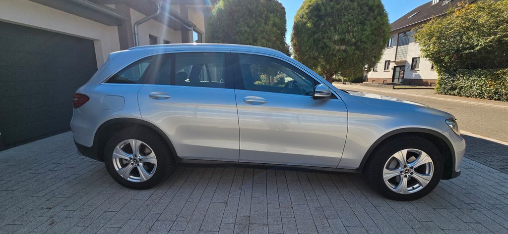Image of Mercedes-Benz GLC 250