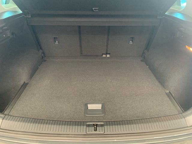 Fahrzeugabbildung Volkswagen Tiguan 1.5 TSI DSG Comfortline AHK NAVI LED PDC