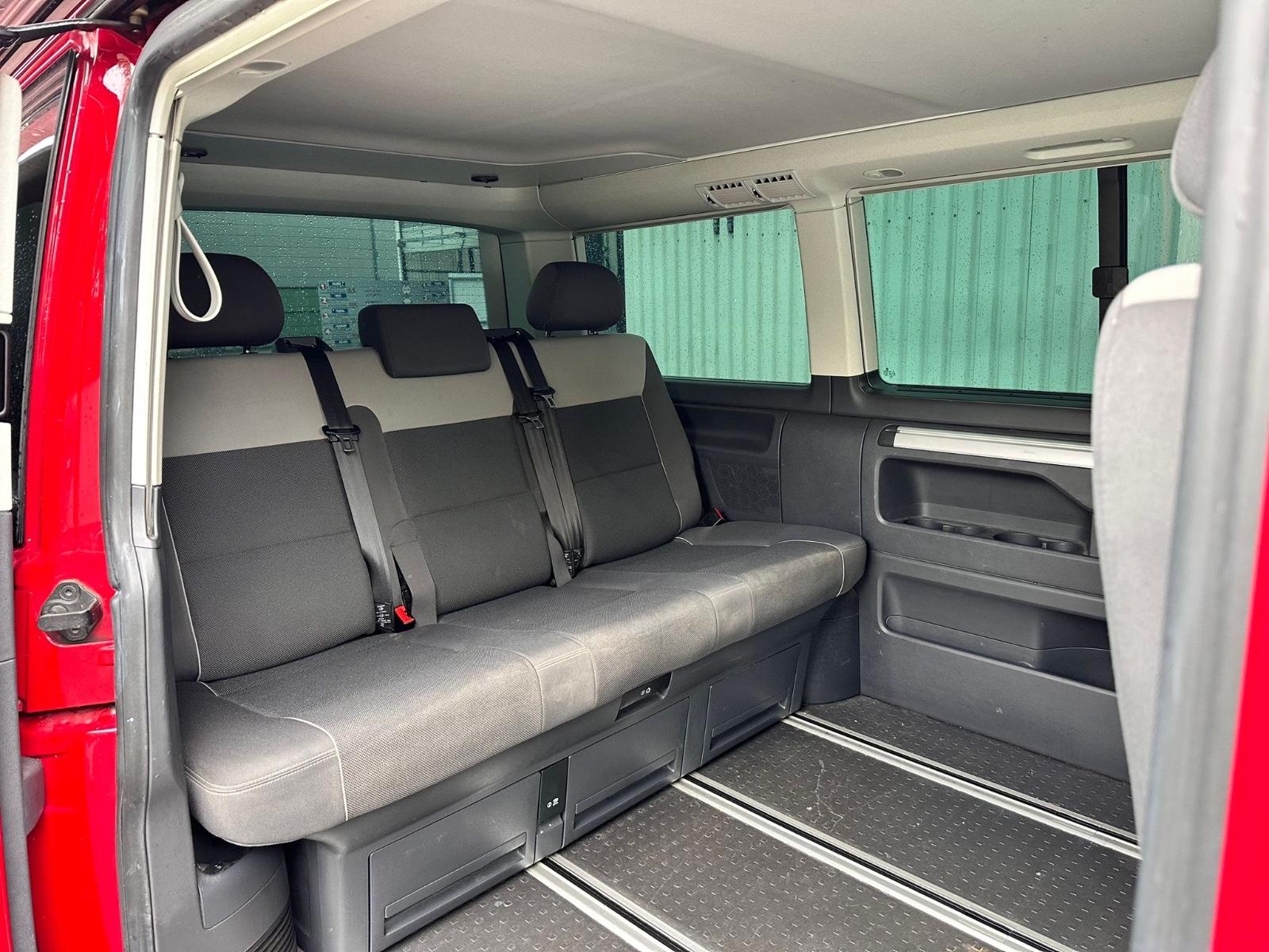 Volkswagen T5 California 2.0 TDI 180 ch DSG / Toit relevable / Chauffage auxiliaire / Store / Couchage