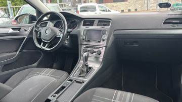 Volkswagen Golf - 10