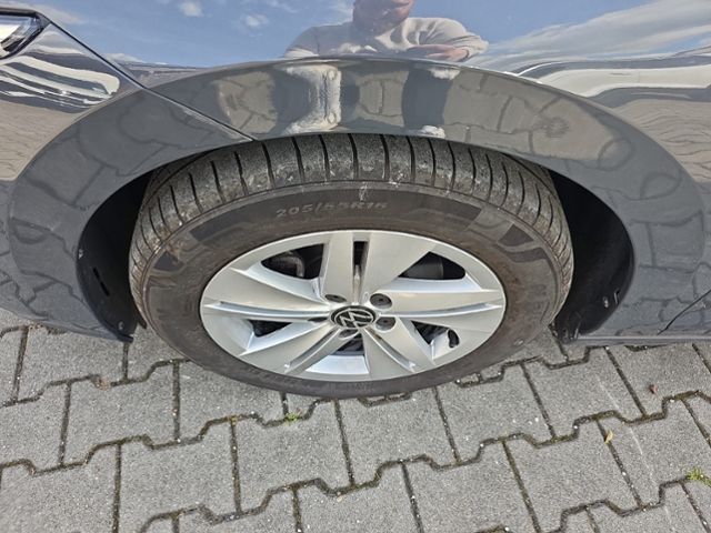 Fahrzeugabbildung Volkswagen Golf Variant 1.5 eTSI LIFE LED-PLUS NAVI AHK SHZ