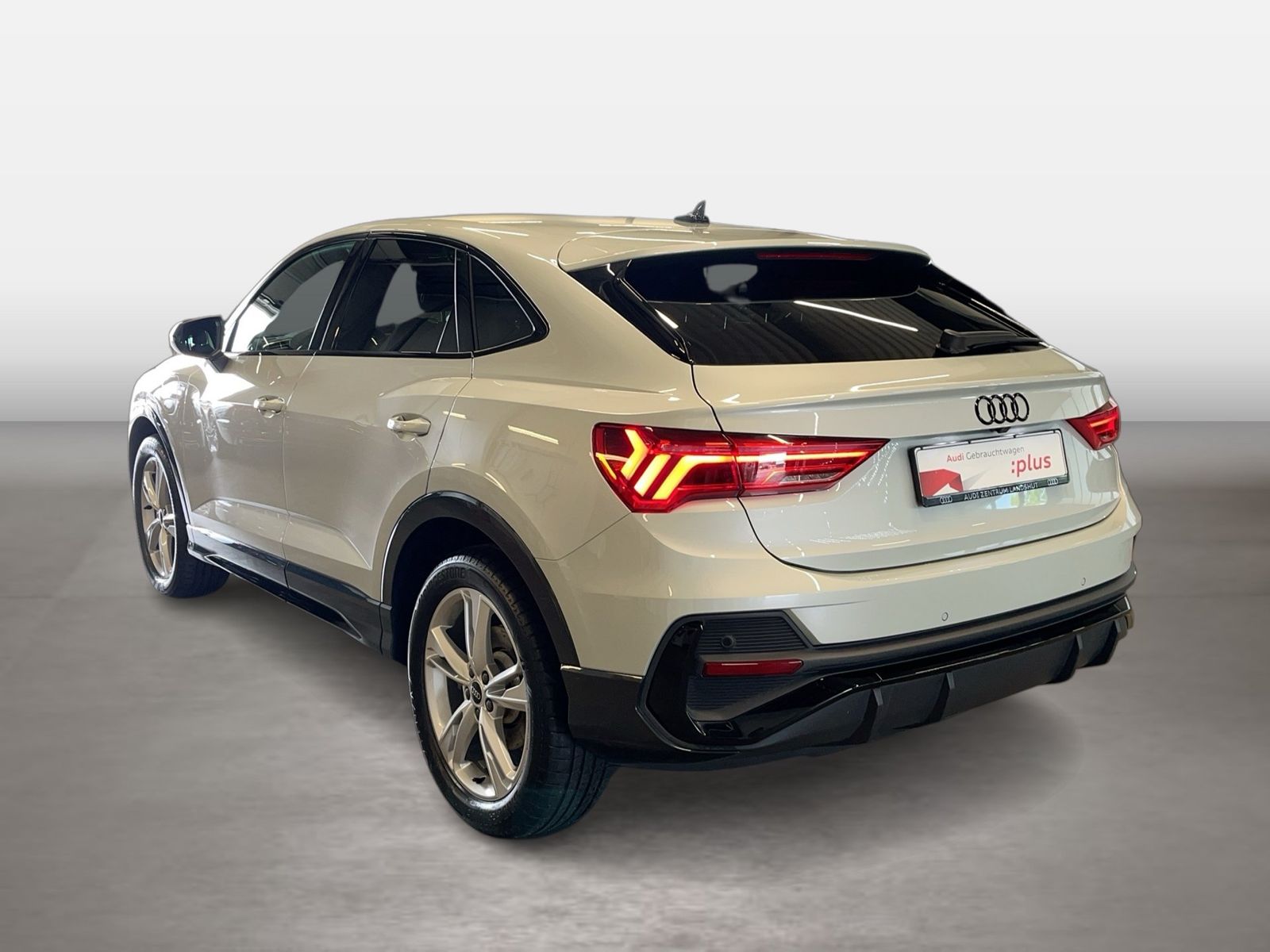 Audi Q3 Sportback 45 TFSI e S tronic S line LED 19' foto 2