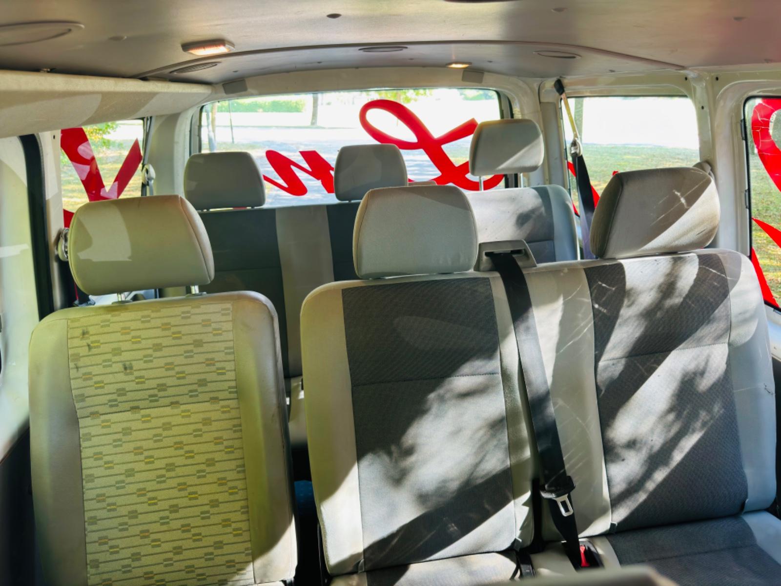 Volkswagen Caravelle 2010 — photo 19