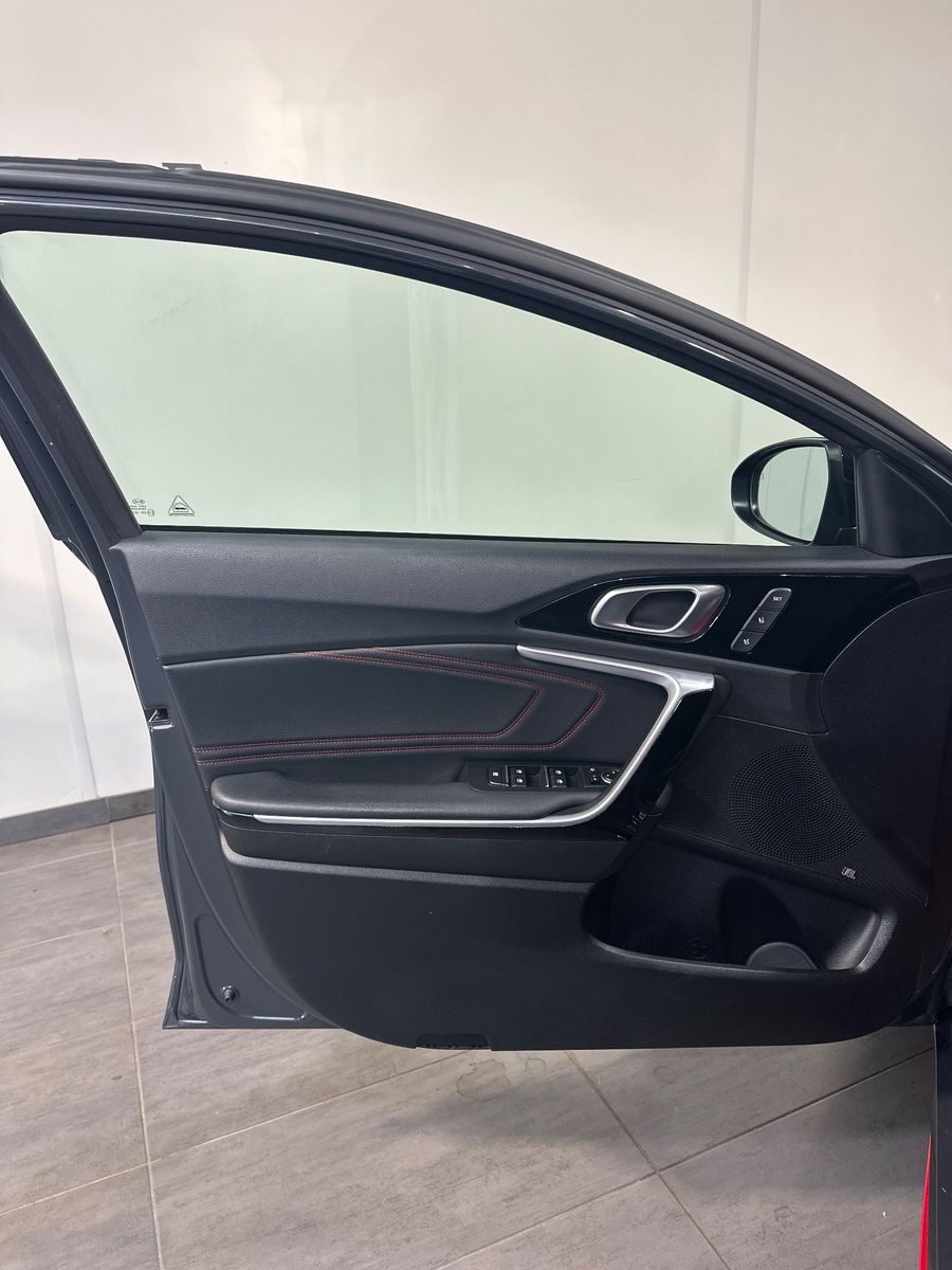 Fahrzeugabbildung Kia pro cee'd / ProCeed 1.6 T-GDI DCT7 GT NAV+LED