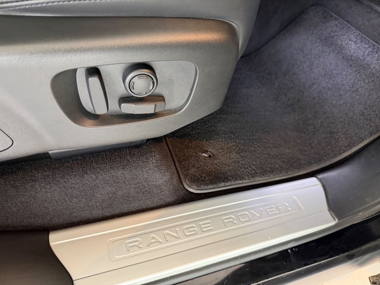 Fahrzeugabbildung Land Rover Range Rover Sport/PANORAMA/MERIDIAN/KAMERA