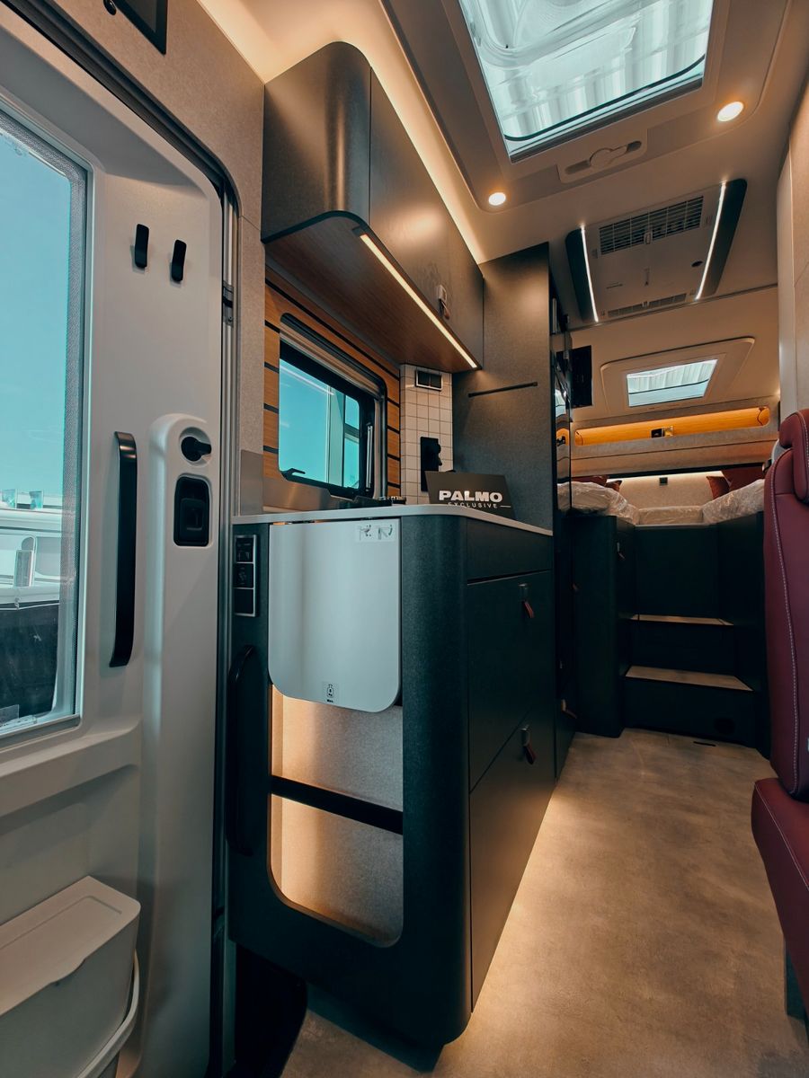 Fahrzeugabbildung HYMER / ERIBA / HYMERCAR ML - T 580 4x4² RSX PRO - PTS ACHATGRAU by palmo