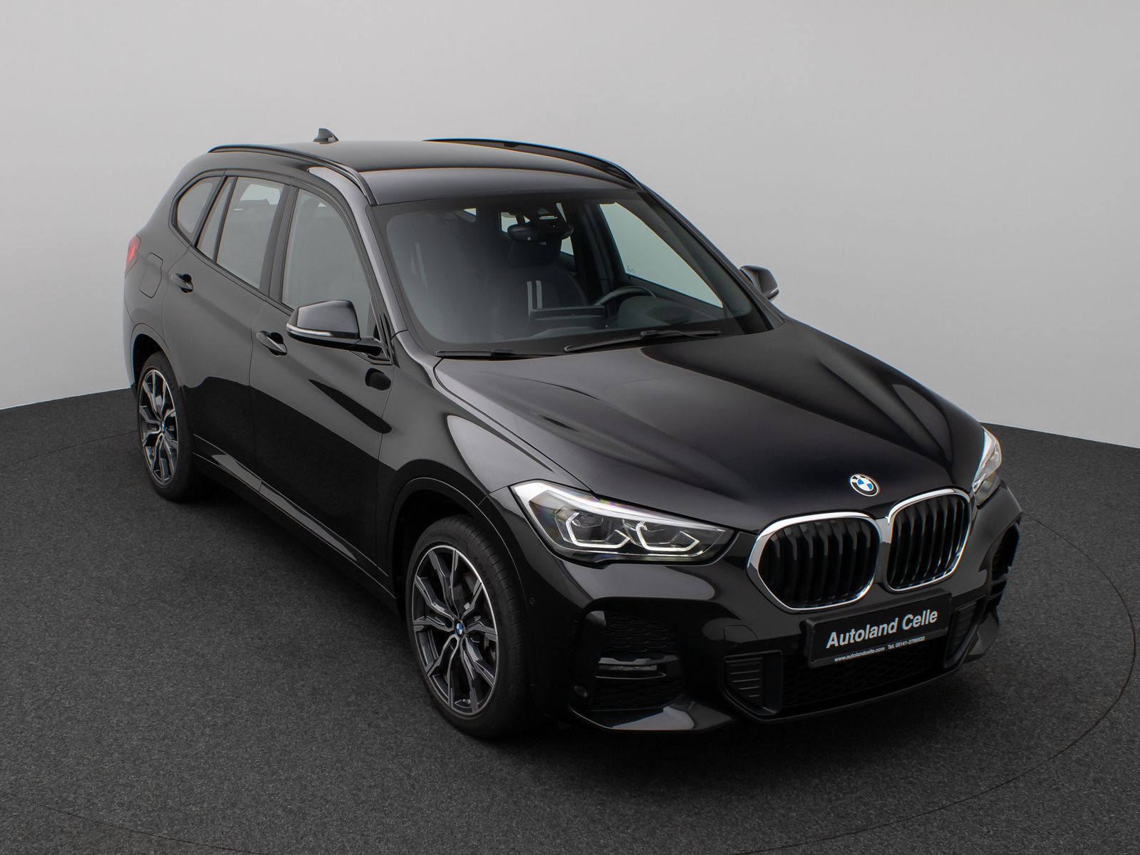 Fahrzeugabbildung BMW X1 xD25e M Sport Kamera HUD DAB HiFi Alarm 19Zol