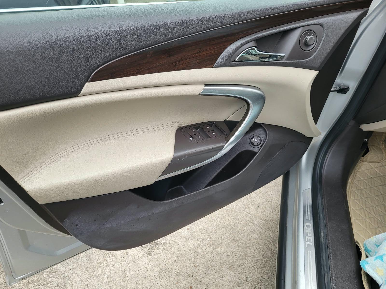 Opel Insignia 2009 — photo 12