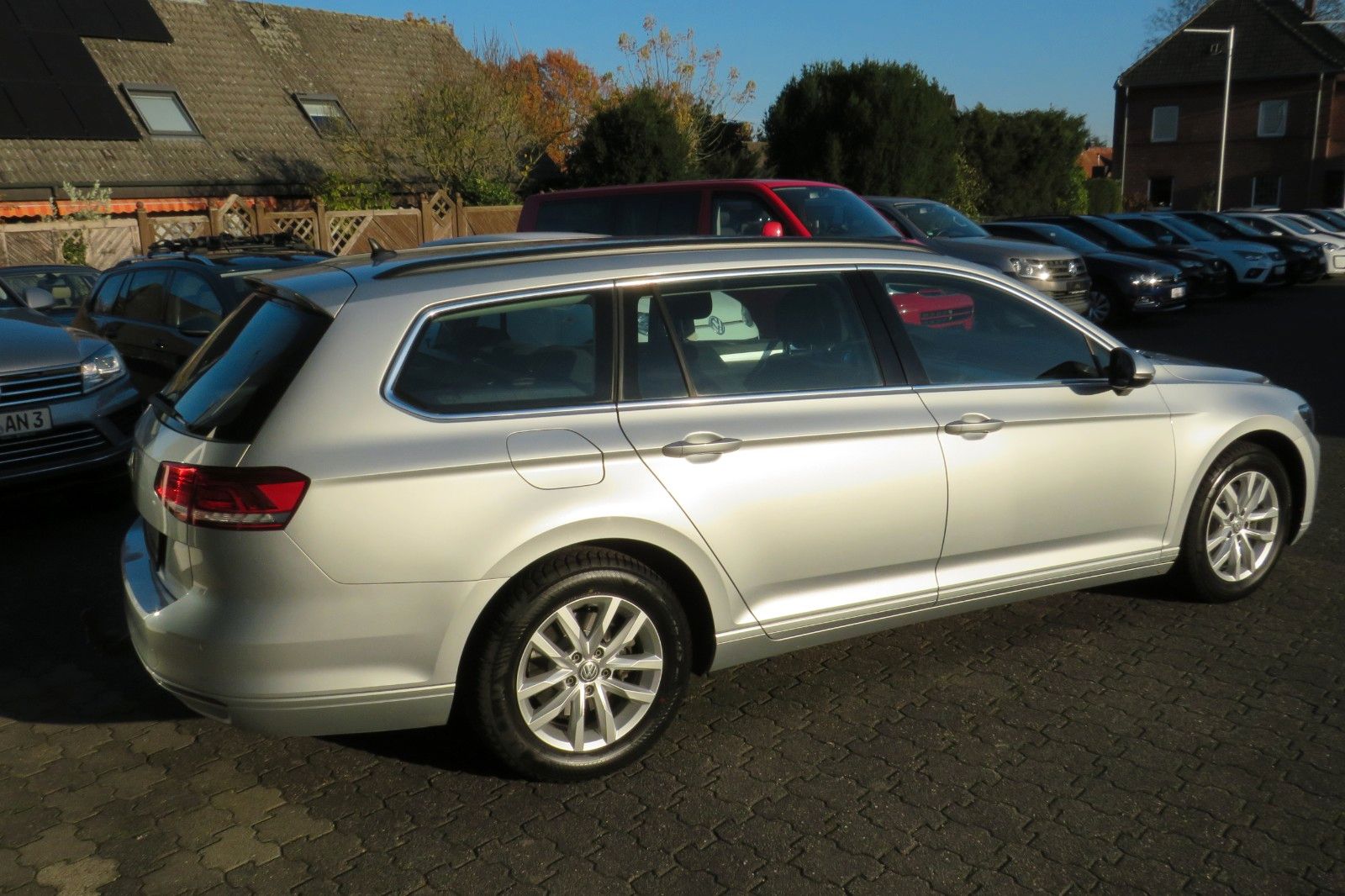 Fahrzeugabbildung Volkswagen Passat Variant Comfortline TDI DSG AHK NAVI