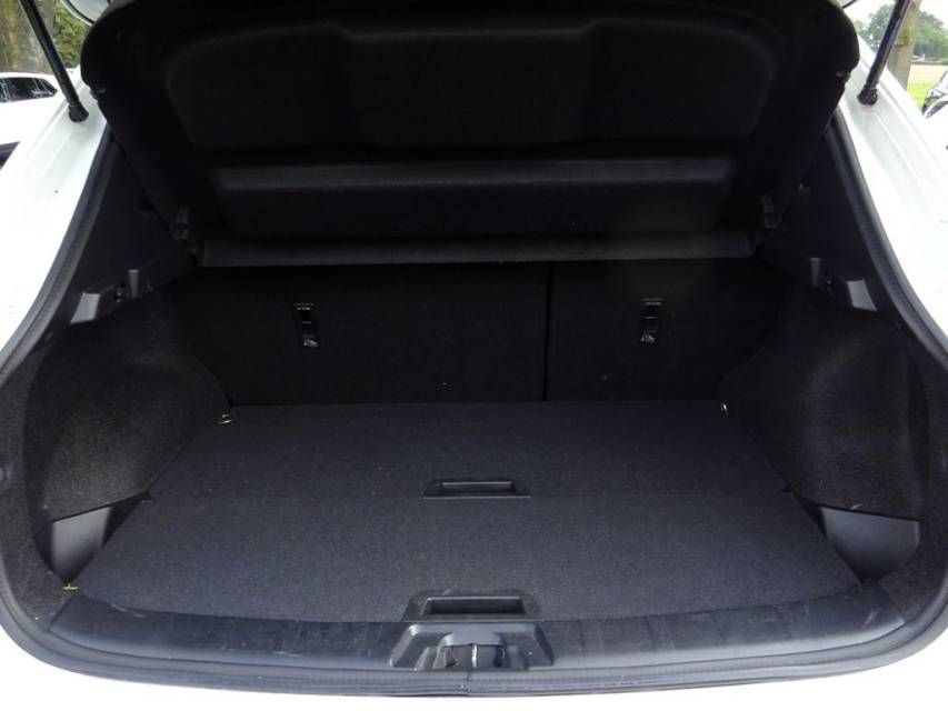 Fahrzeugabbildung Nissan Qashqai 1,2 DIG-T Tekna Safety Shield beh.FS  Pa