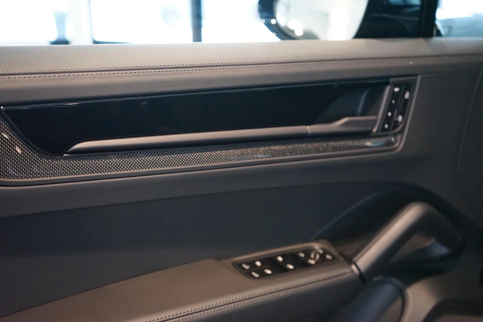 Porsche Cayenne GTS | Pano | SportDesign | Carbon | 22"