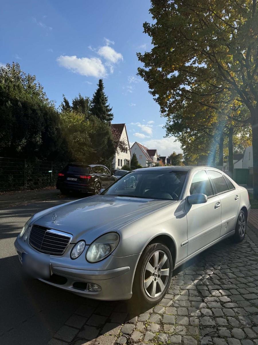 Mercedes-Benz E 200