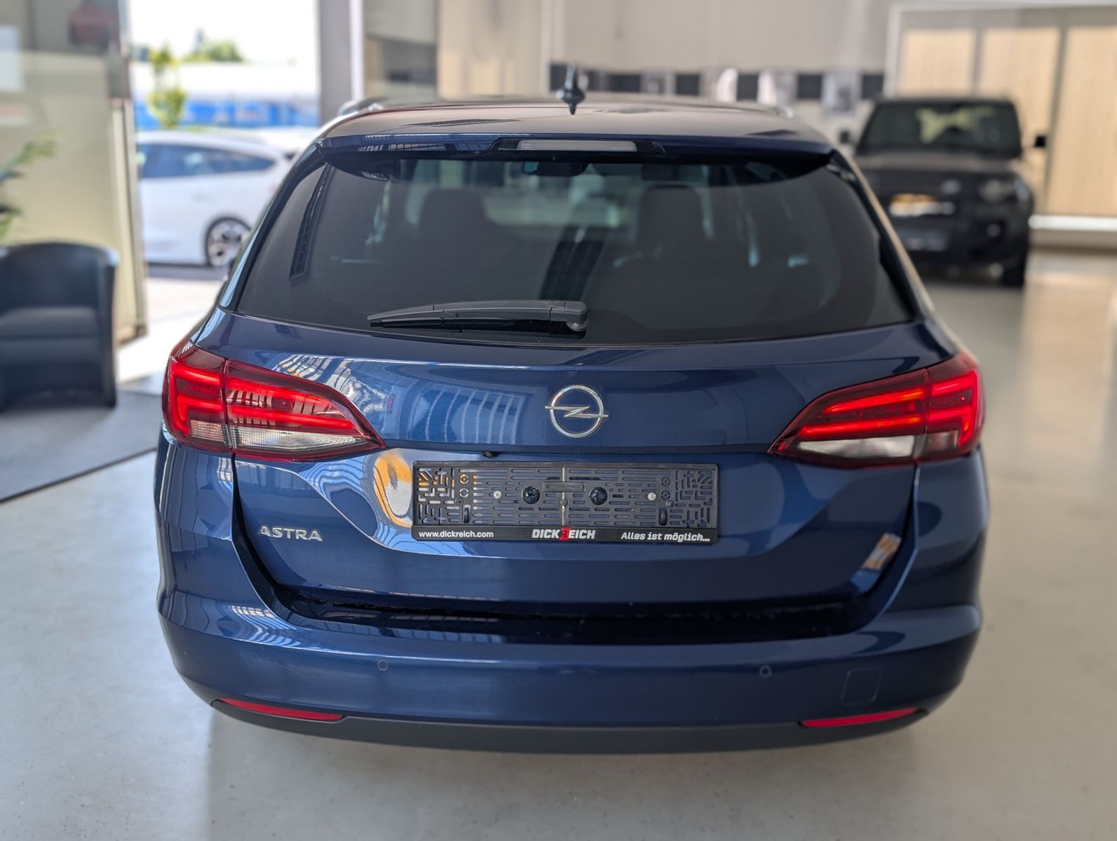Fahrzeugabbildung Opel Astra Elegance PANORAMA LEDER MASSAGE MEMO 18"