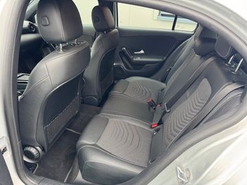 Bild 15 Mercedes-Benz A 200 Progressive Automatik MBUX Kamera Navi SHZ