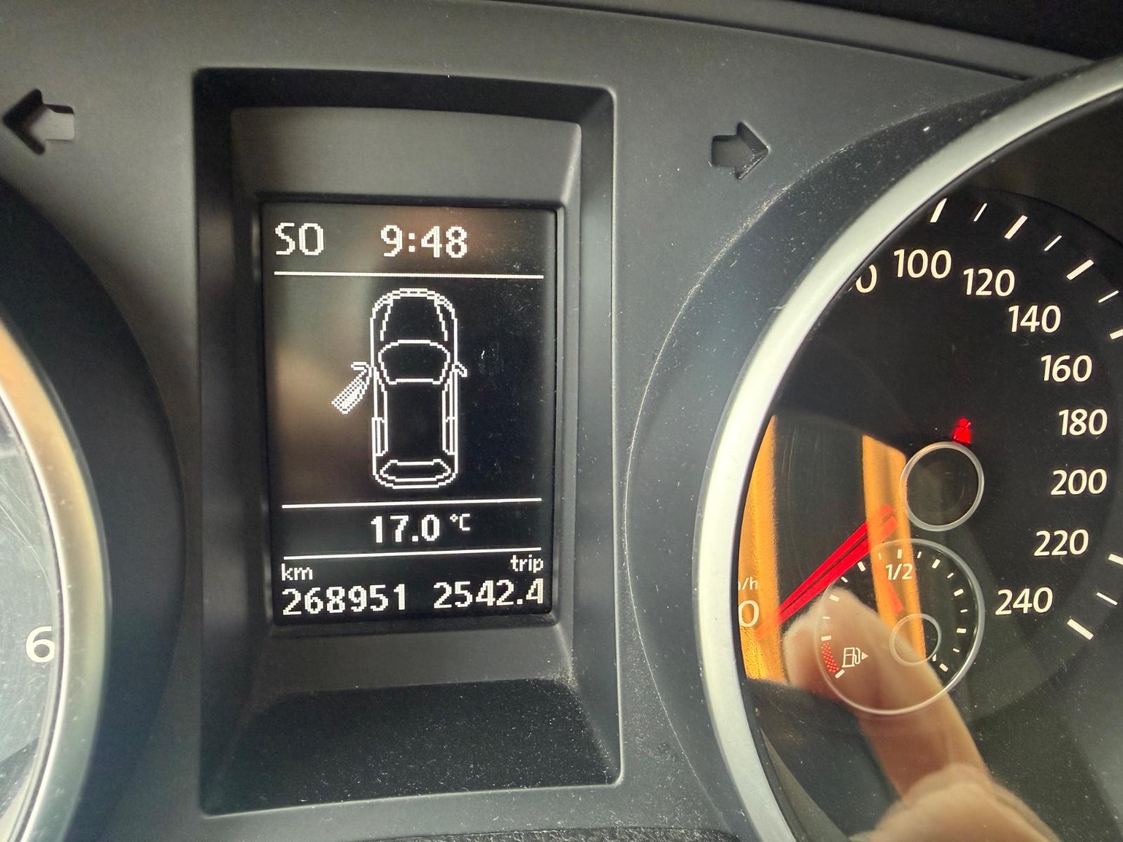 Volkswagen Golf 2011 — photo 17
