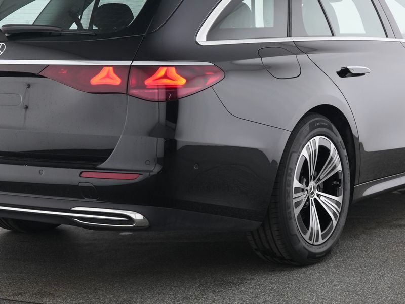 Fahrzeugabbildung Mercedes-Benz E 220 dT Avantg. Distronic+ AHK LED KeyLess SHZ