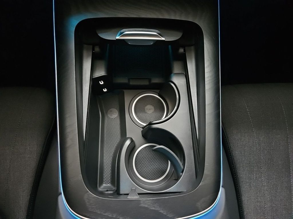 Fahrzeugabbildung Mercedes-Benz E 220 dT Avantg. Totwi. AHK ACC LED Ambie. Navi