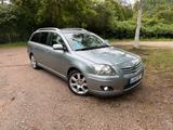 Toyota Avensis Automatic - Toyota Avensis aus 2007: Kombi