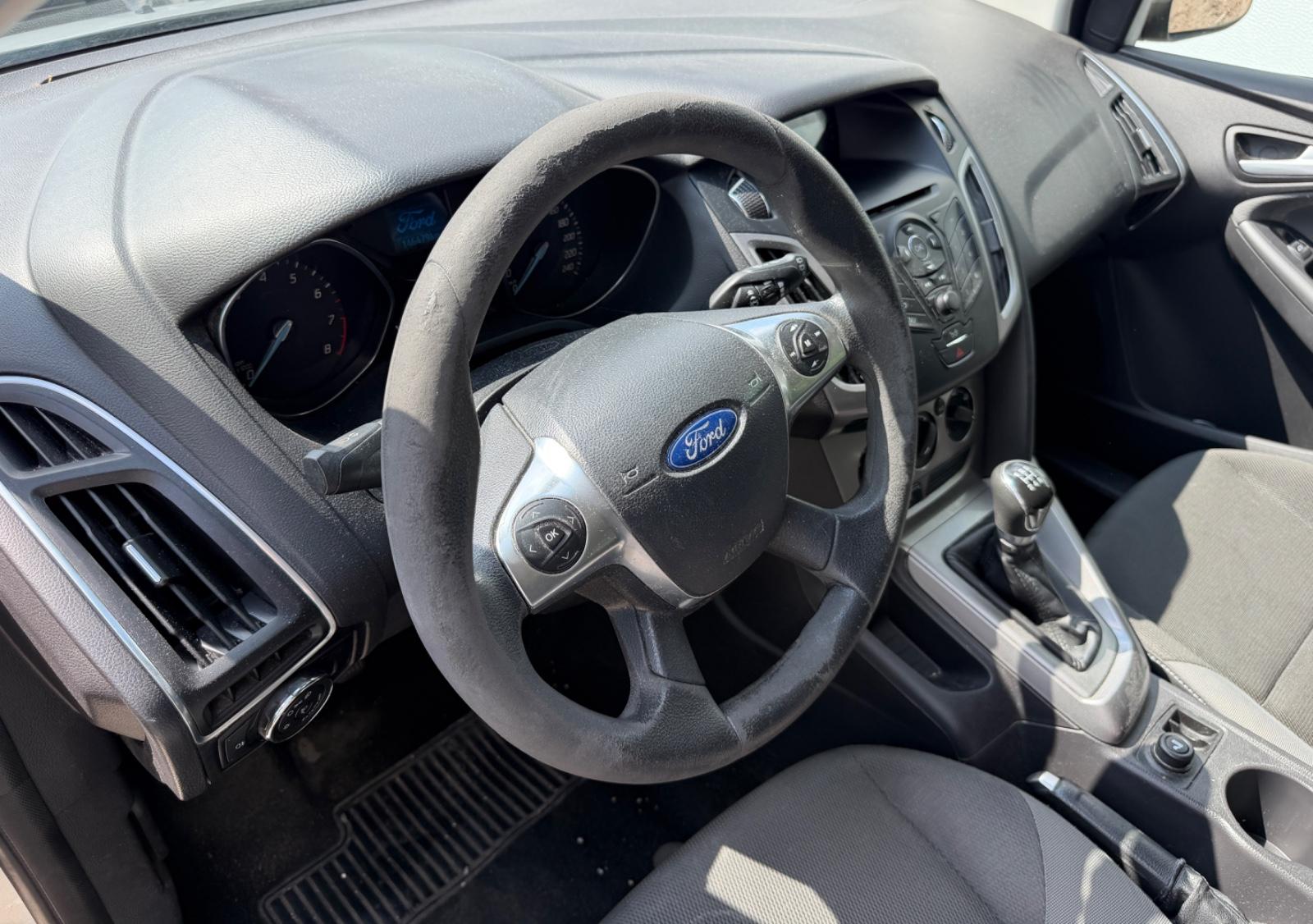 Ford Focus 2012 — photo 5