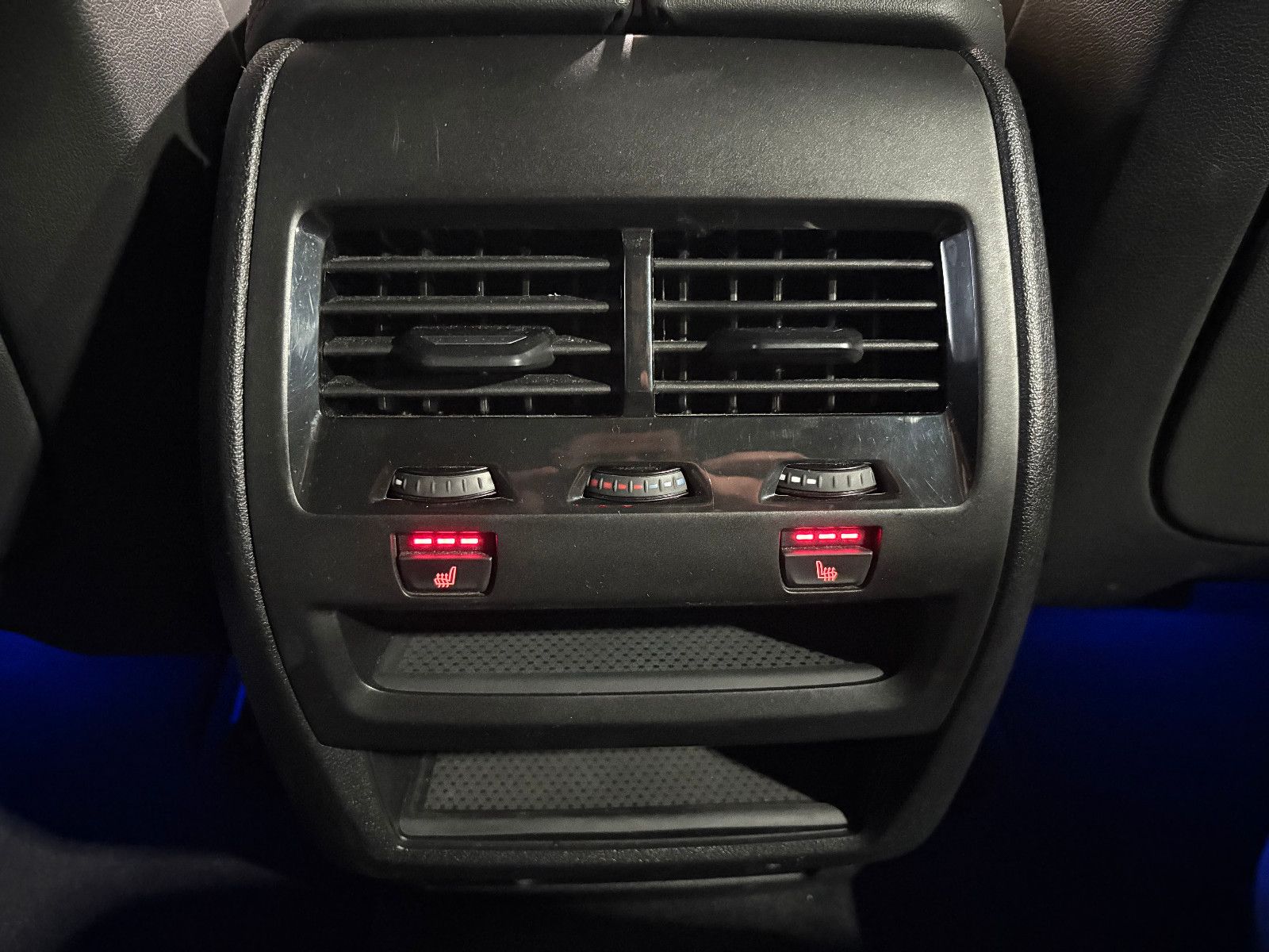 Fahrzeugabbildung BMW X5 30 d xDrive M Sport/HEAD-UP/360°/SOUND/AMBIEN