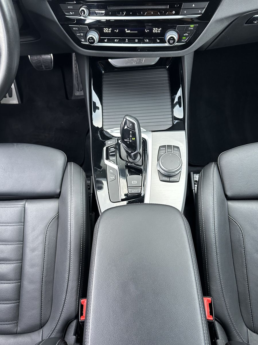 Fahrzeugabbildung BMW X3 xDrive20d M-Sport NAV+LED+AHK+HIFI+KAMERA+PP