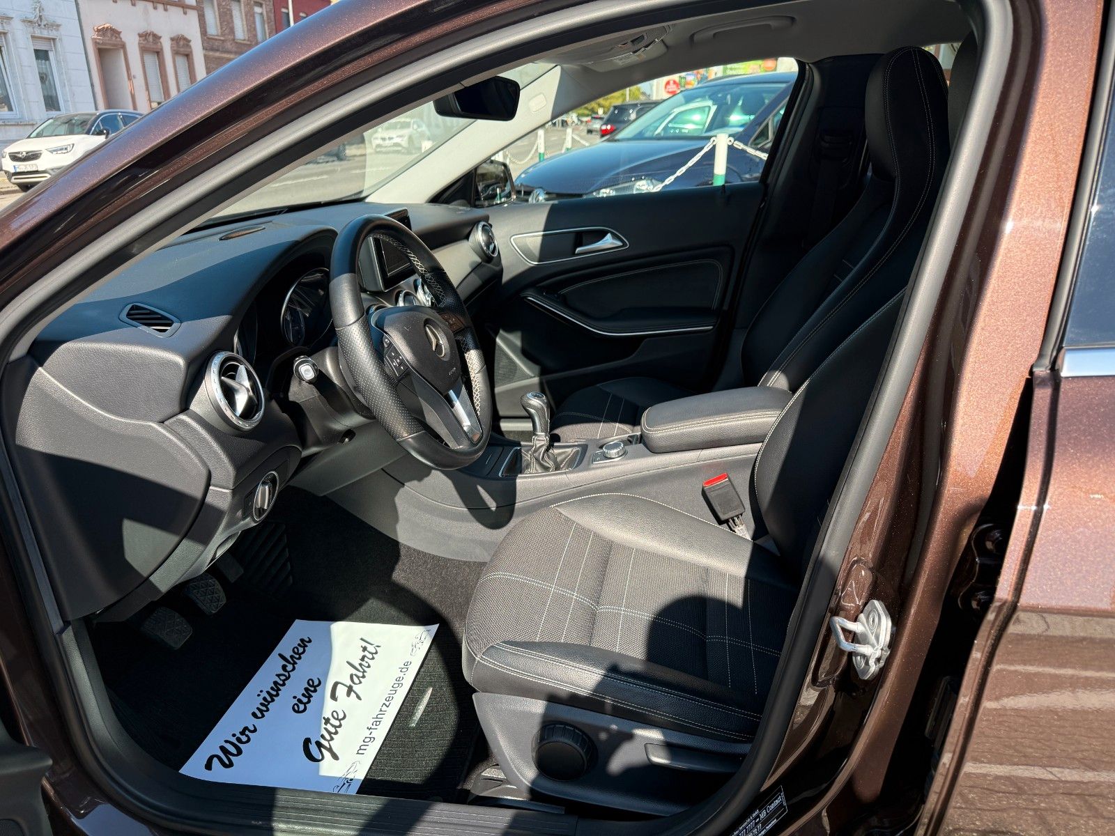 Fahrzeugabbildung Mercedes-Benz GLA 200 URBAN NAVI ILS KAMERA GARANTIE