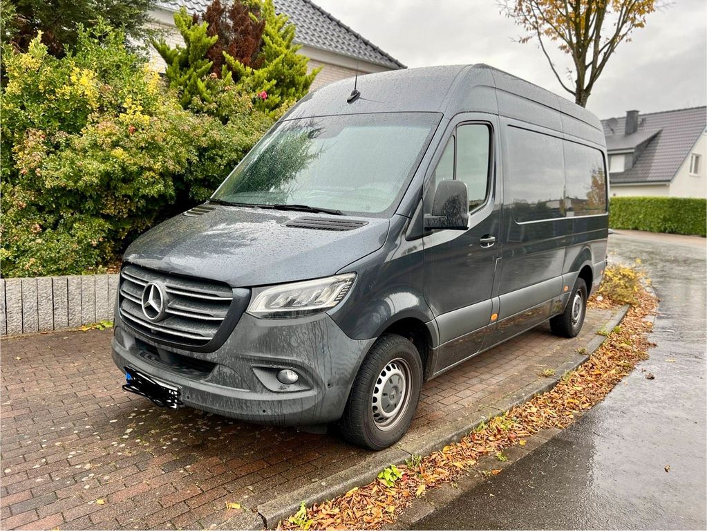 Image of Mercedes-Benz Sprinter