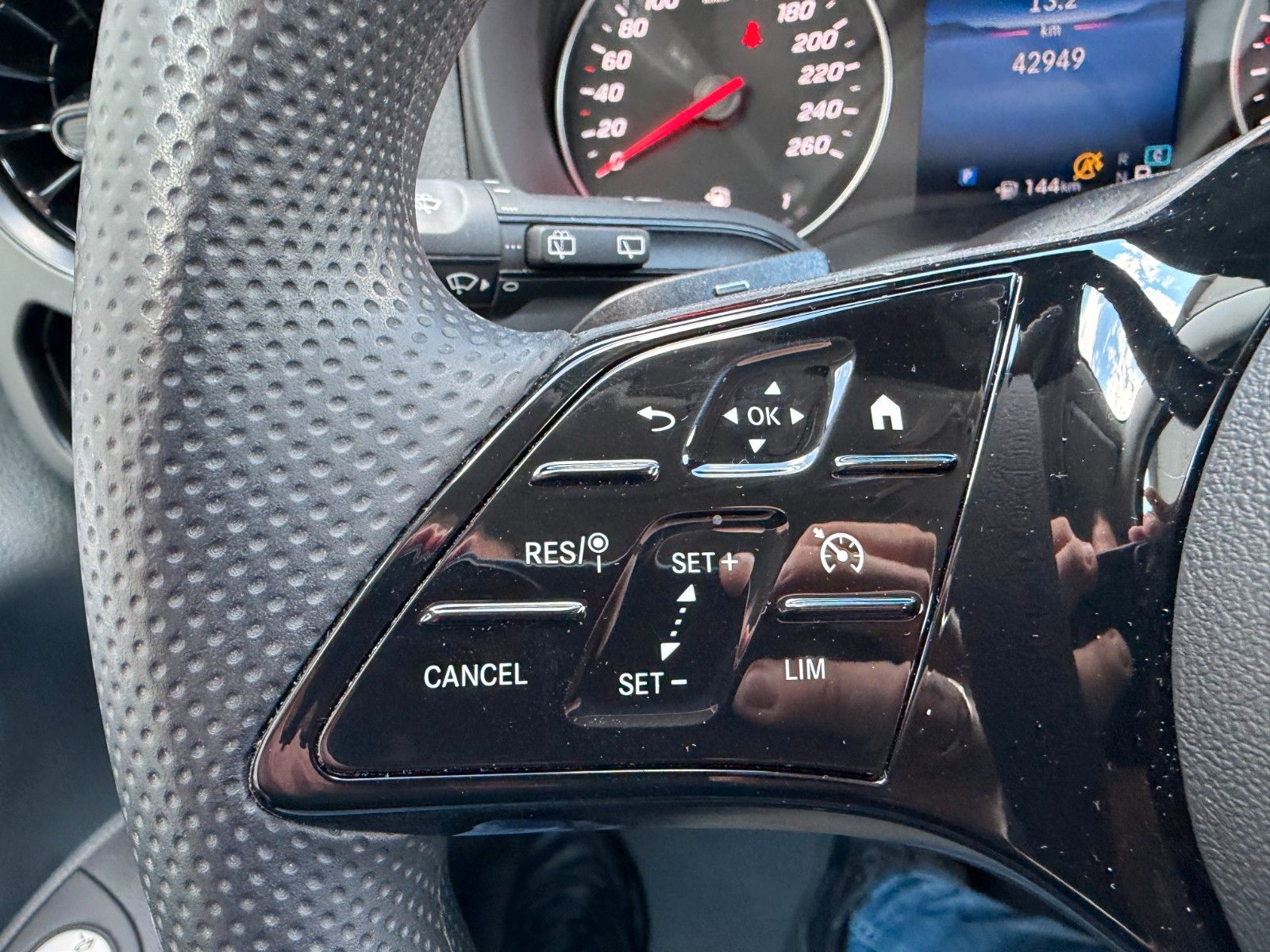 Fahrzeugabbildung Mercedes-Benz Vito 116 CDI 9G Tourer Pro 2xKlima el Türen