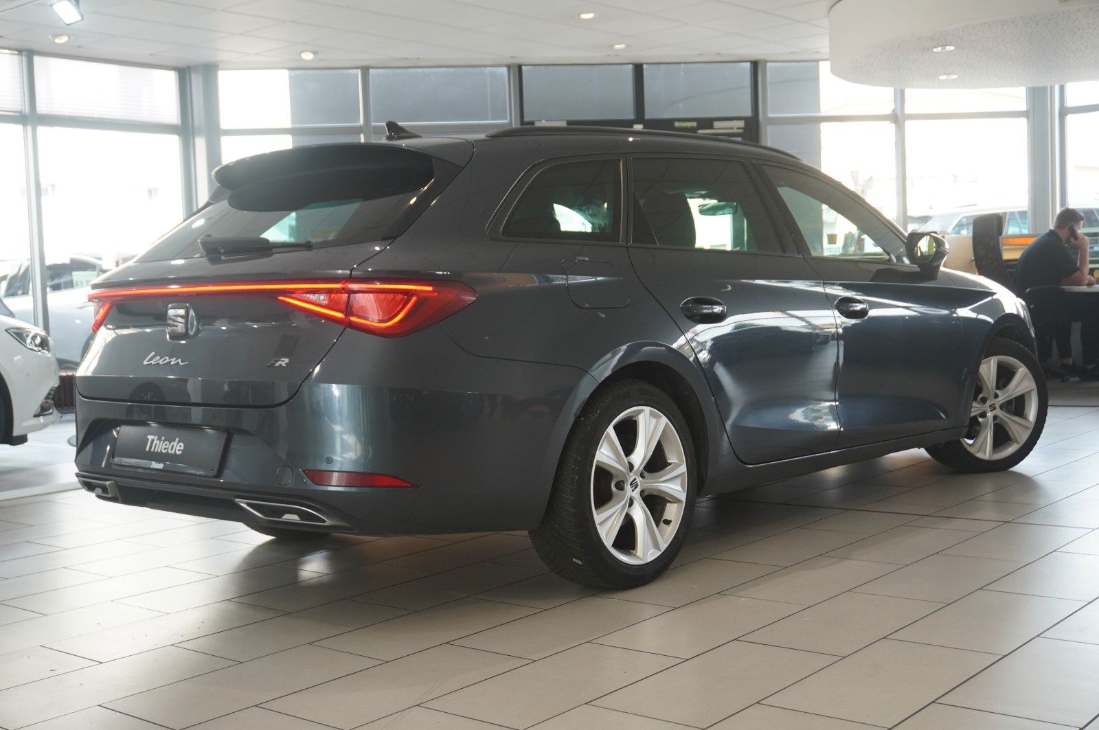 Fahrzeugabbildung SEAT Leon ST 1.5 TSI FR SPORT DSG NAVI/LED/VIRT./DAB+