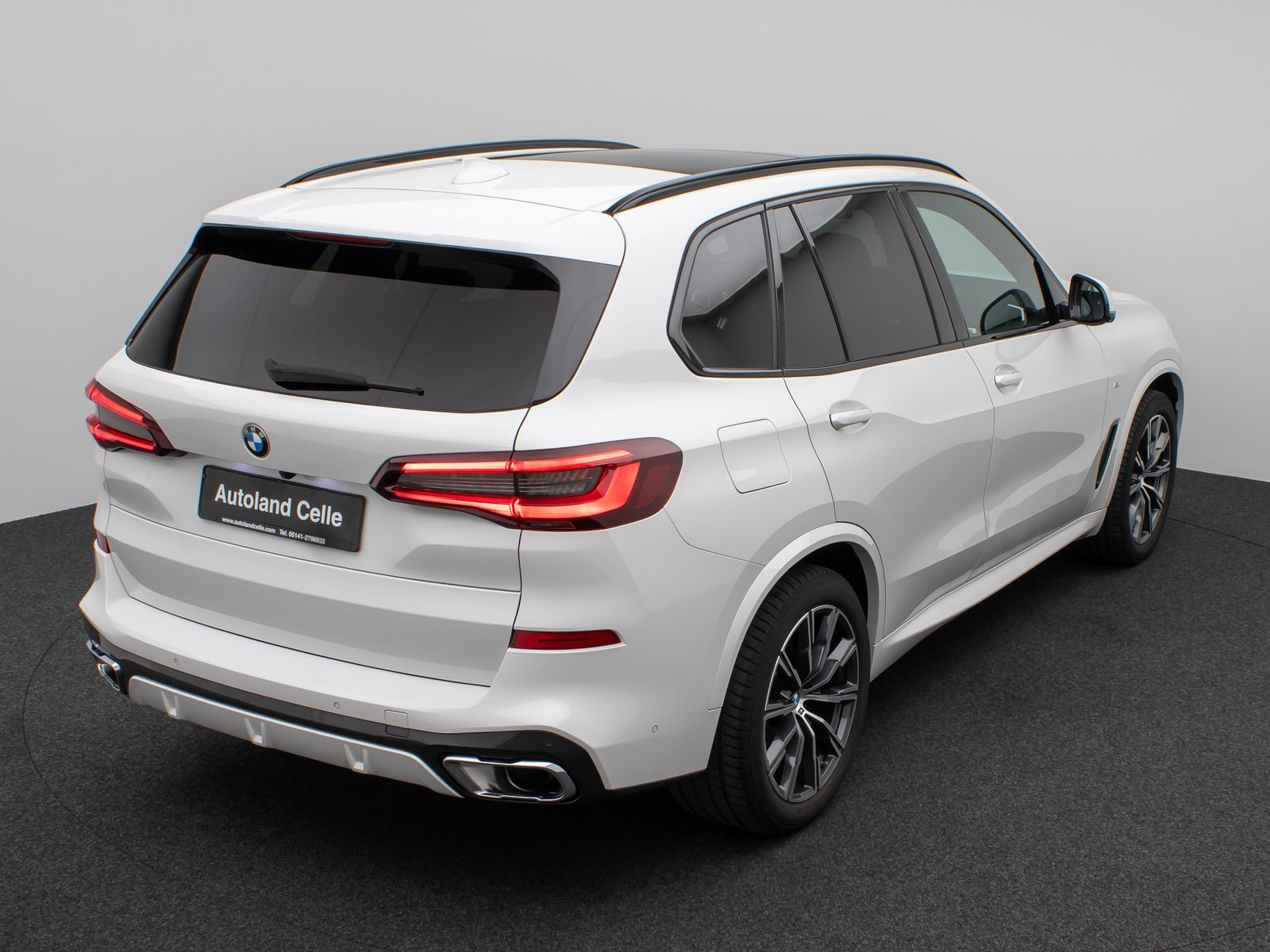 Fahrzeugabbildung BMW X5 xD30d M Sport 360°Panorama Laser HUD DAB HiFi
