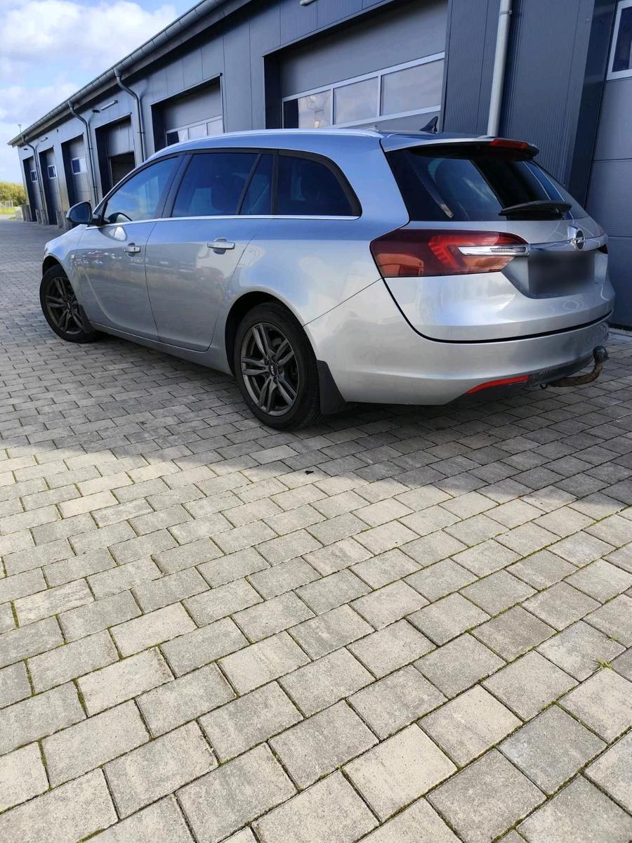 Opel Insignia 2014 — engine 140 HP (103kW)