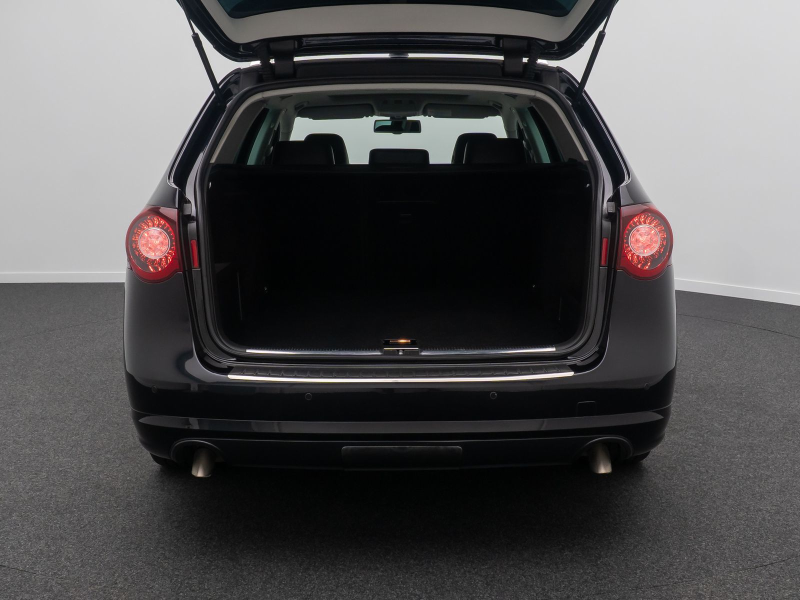 Fahrzeugabbildung Volkswagen Passat V6 FSI R-Line Edition Plus 4Motion AHK. K