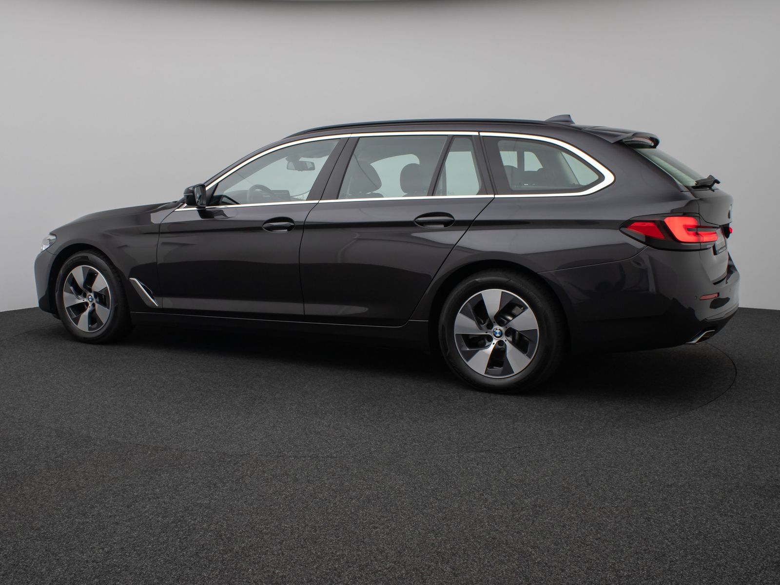 Fahrzeugabbildung BMW 520i PDC DAB CockPitPro Sitzhzg Alarm LED Leder