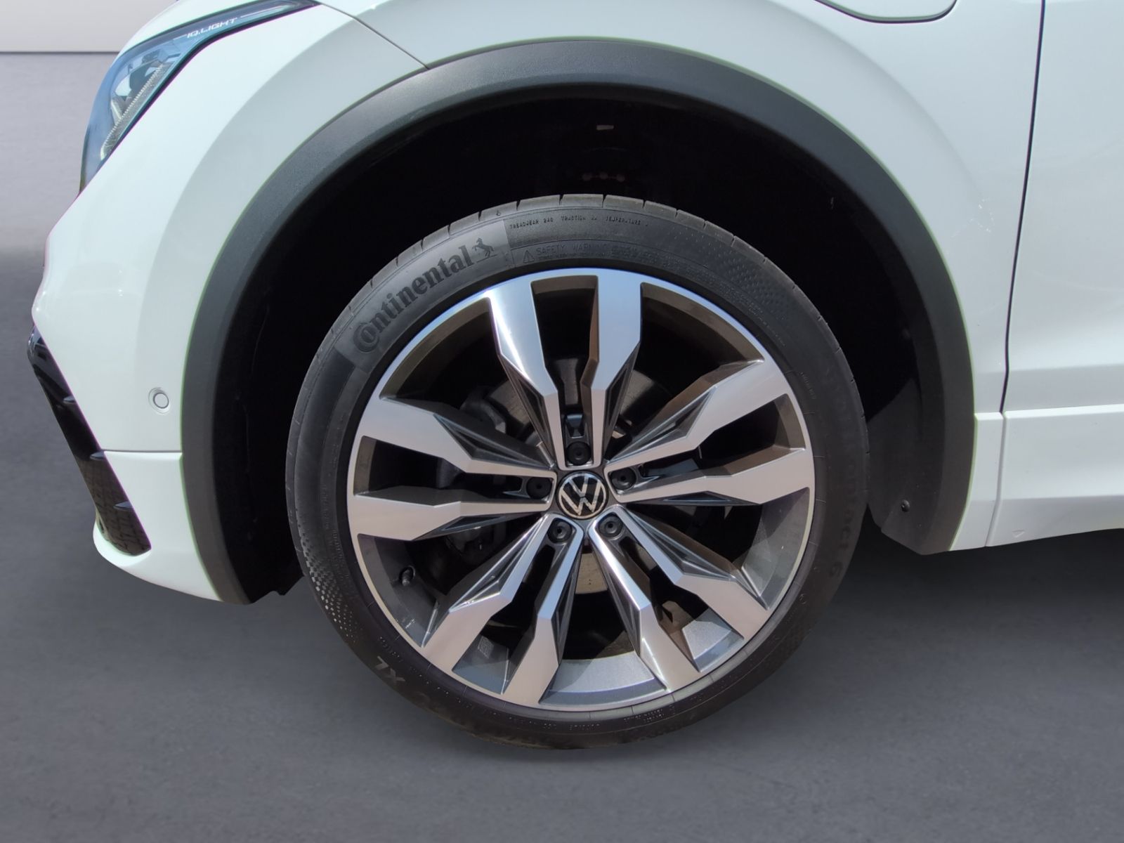 Tiguan 1.4 eHybrid DSG R-Line KAMERA+MATRIX+AHK+