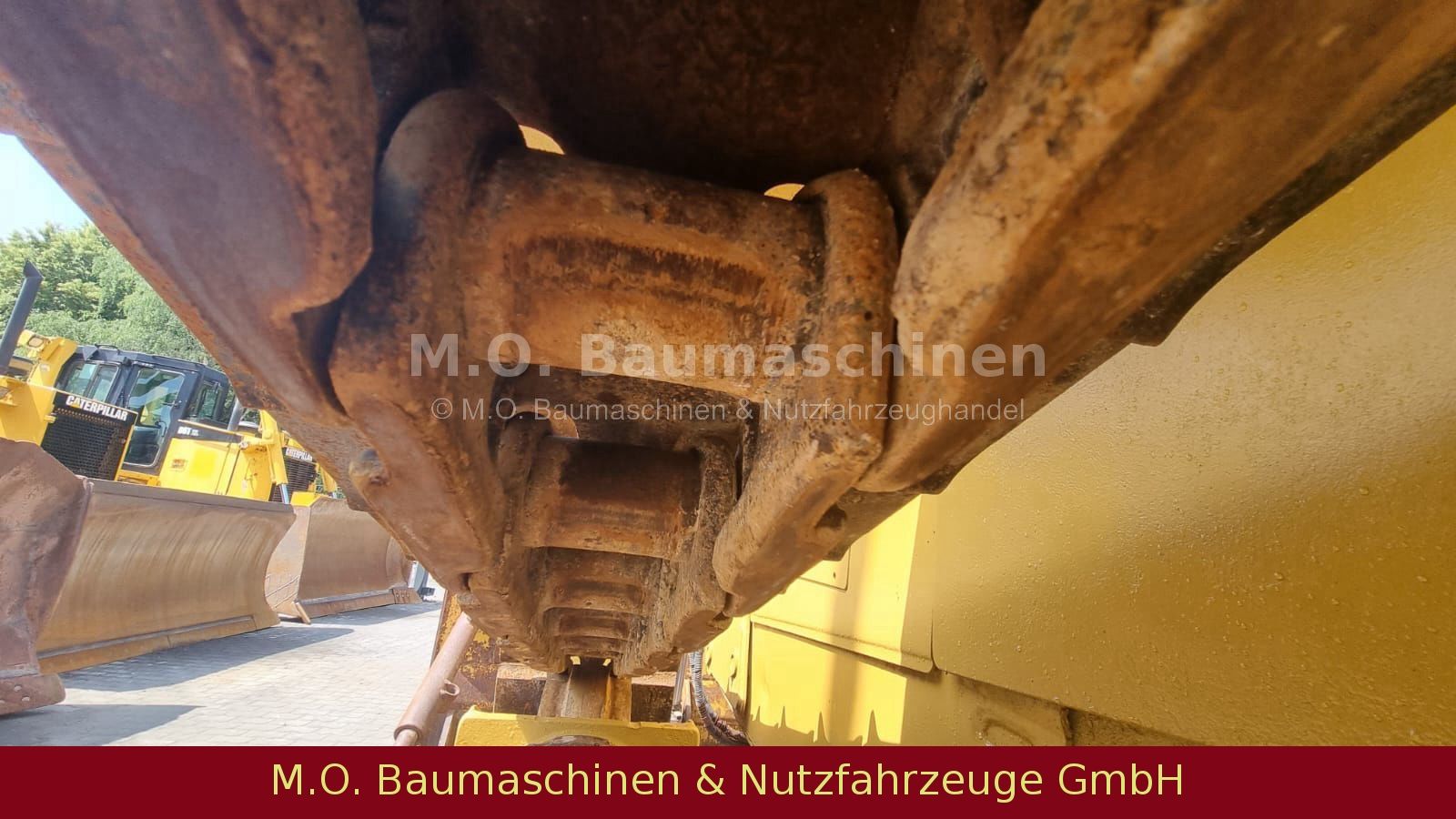 Fahrzeugabbildung CAT D6H Planierraupe / 4. Wegeschild