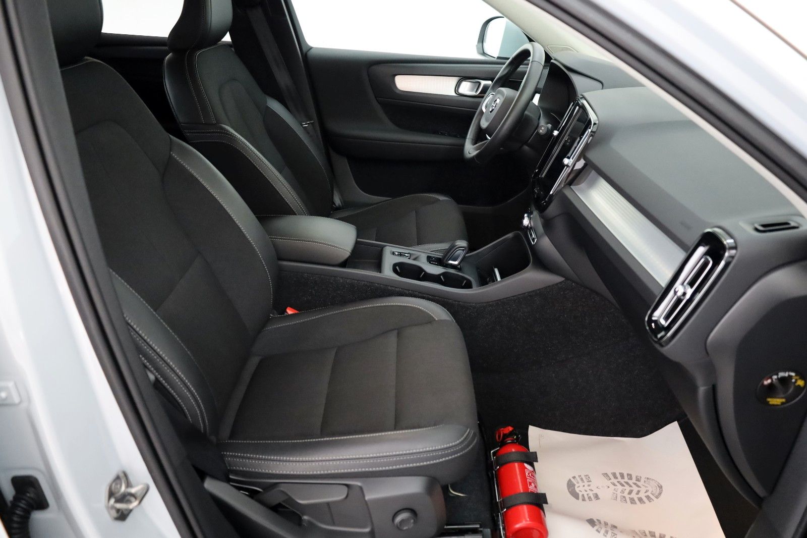 Fahrzeugabbildung Volvo XC40 Inscription Recharge TLeder,Navi,LED,SH,PDC