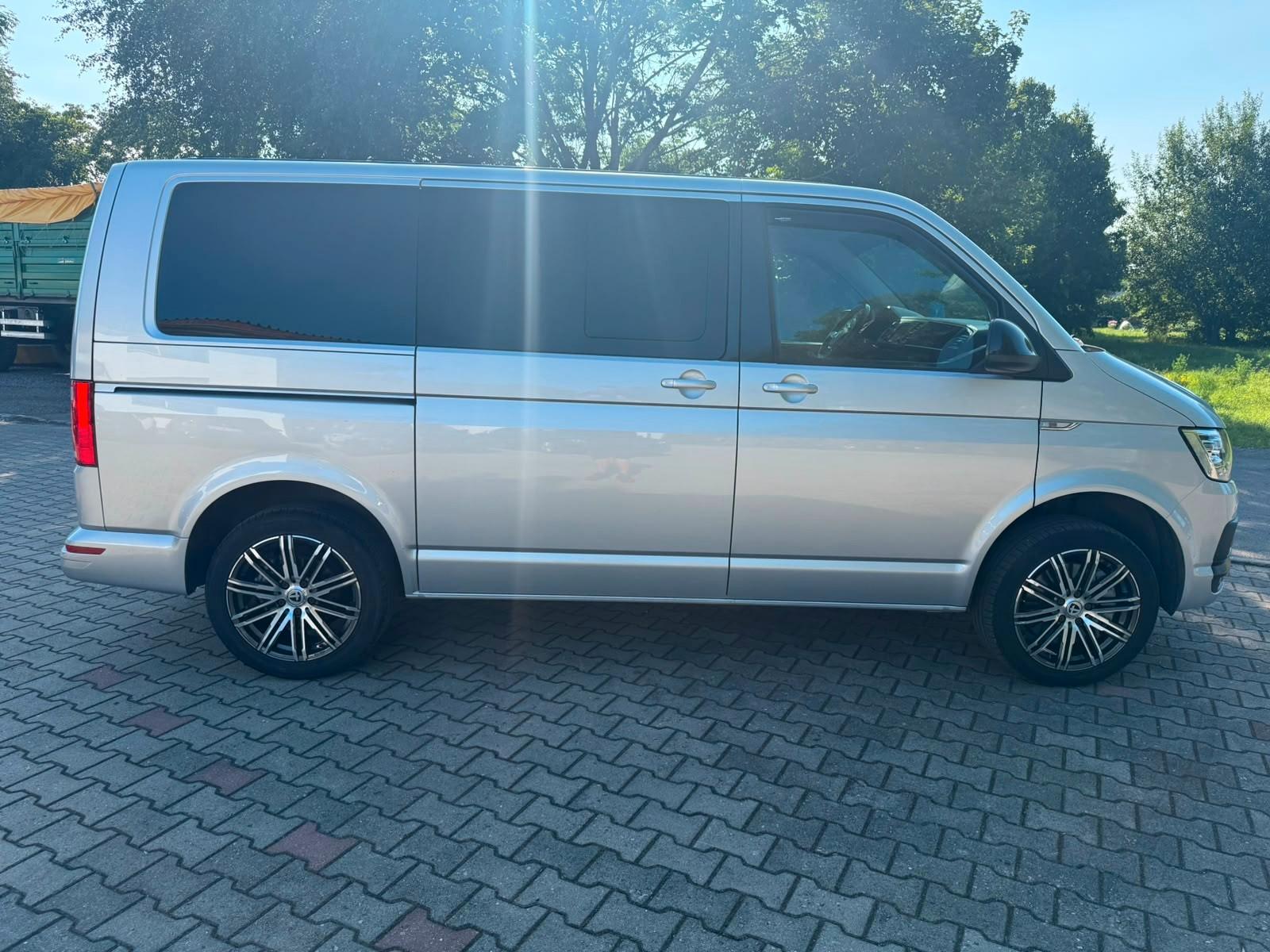 Volkswagen T6 Transporter Bus Caravelle Comfortline