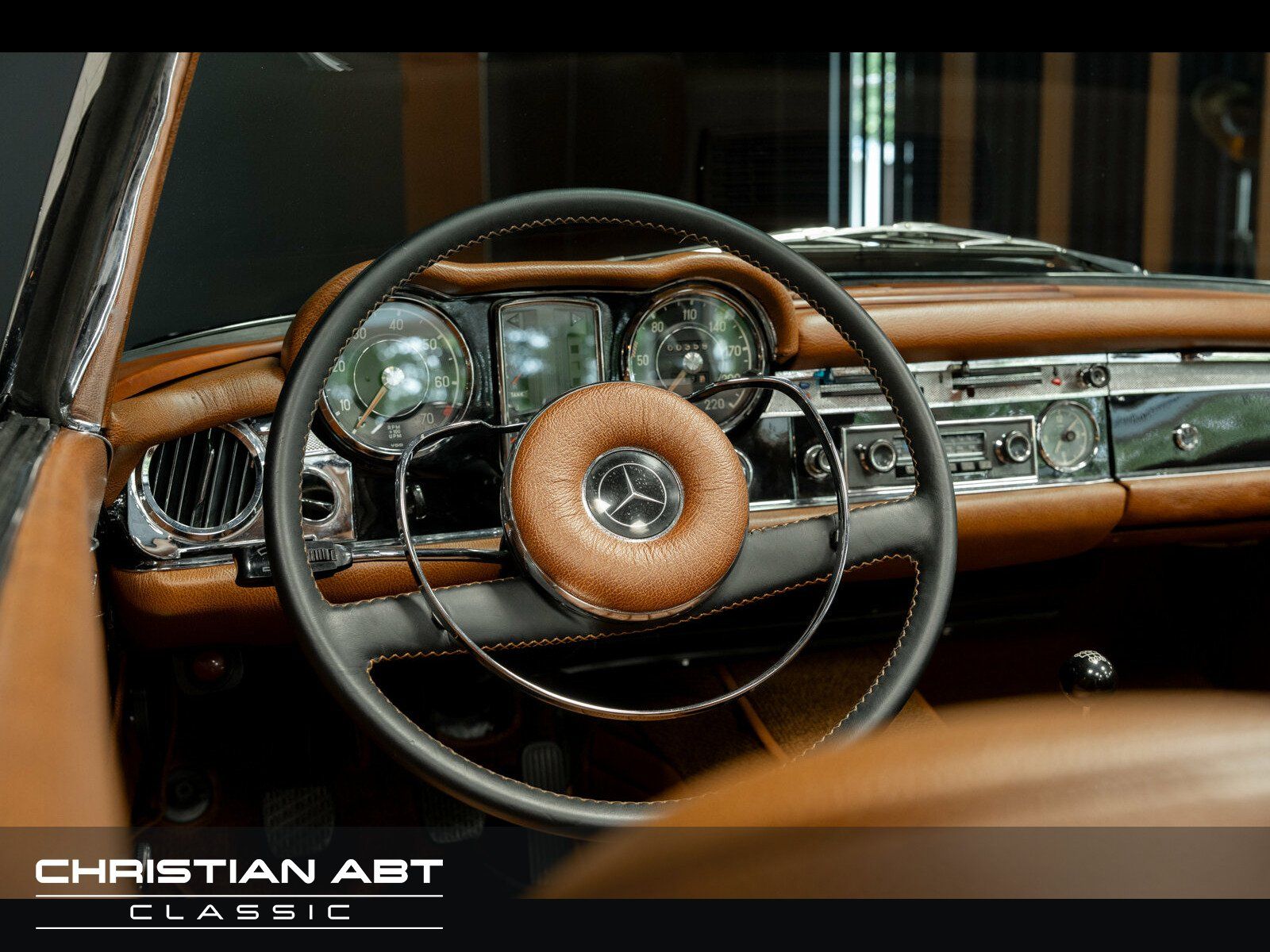 Fahrzeugabbildung Mercedes-Benz SL 230 W113 Pagode restauriert