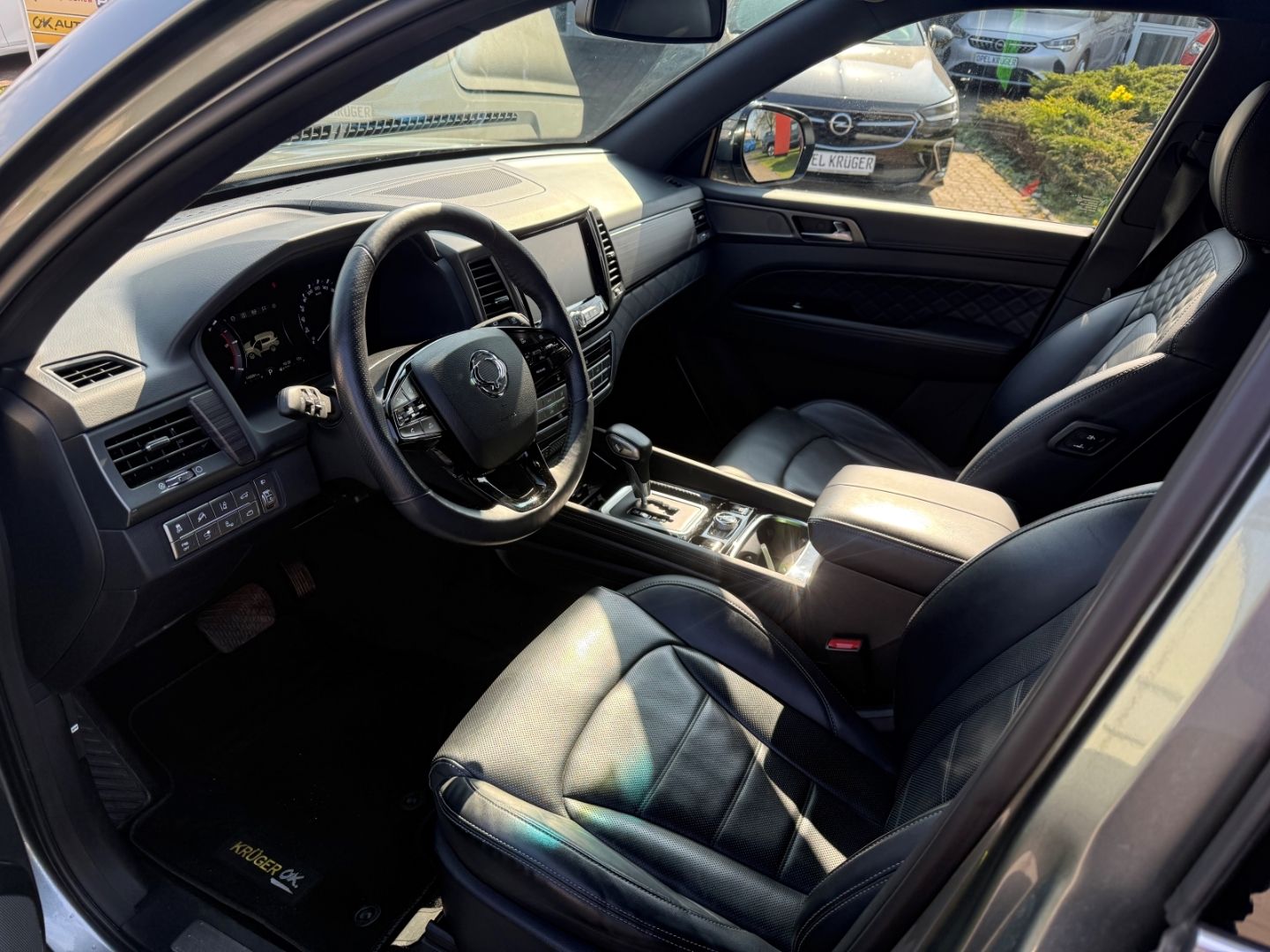 Fahrzeugabbildung KGM Rexton 2.2 AWD AT Sapphire Leder+SHZ+LHZ+Kamera