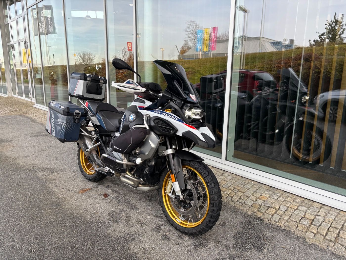 Fahrzeugabbildung BMW R 1250 GS Adventure Trophy mit Tieferlegung Alum