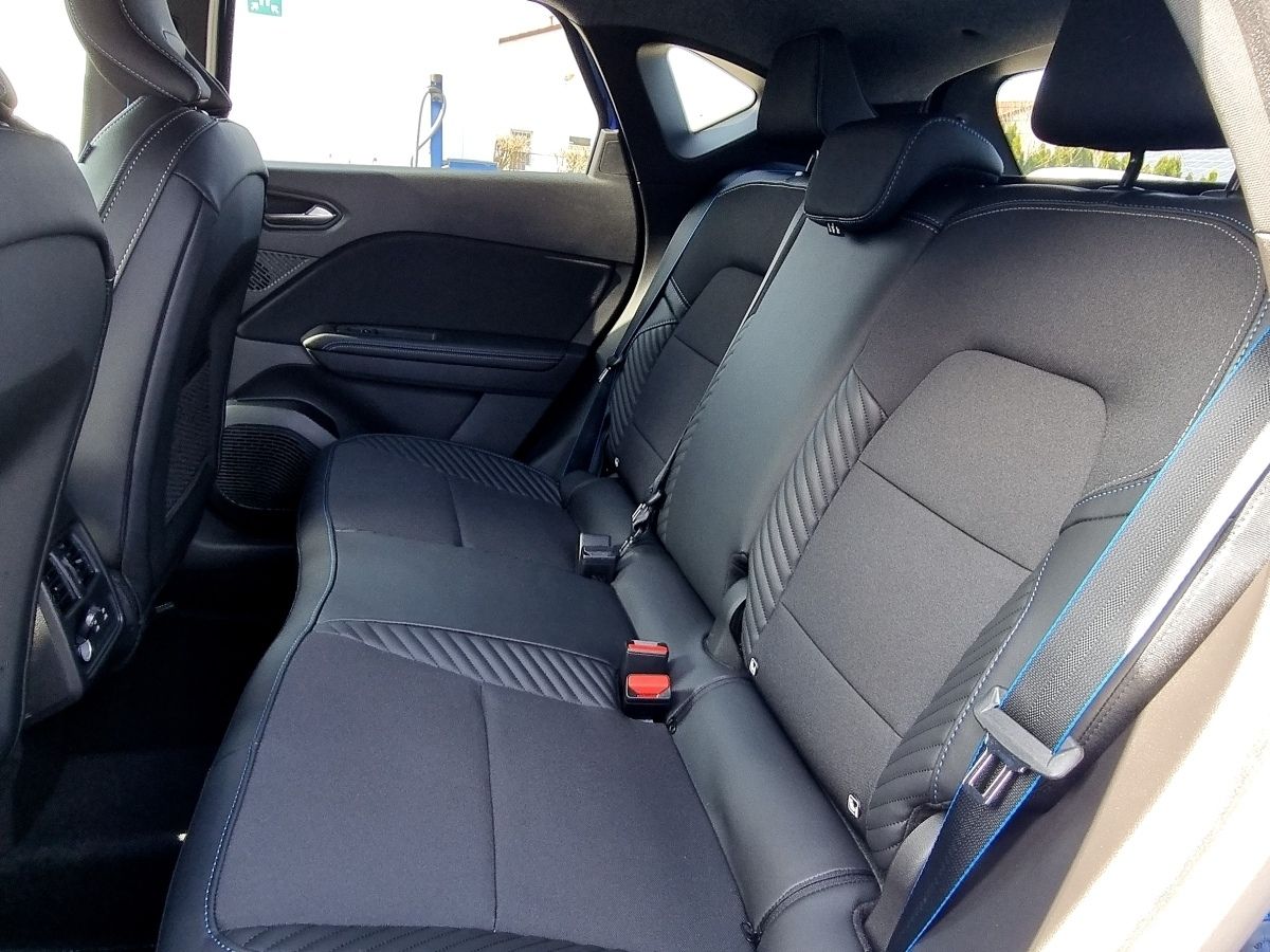 Fahrzeugabbildung Renault Captur Esprit Alpine Mild Hybrid 140 EDC